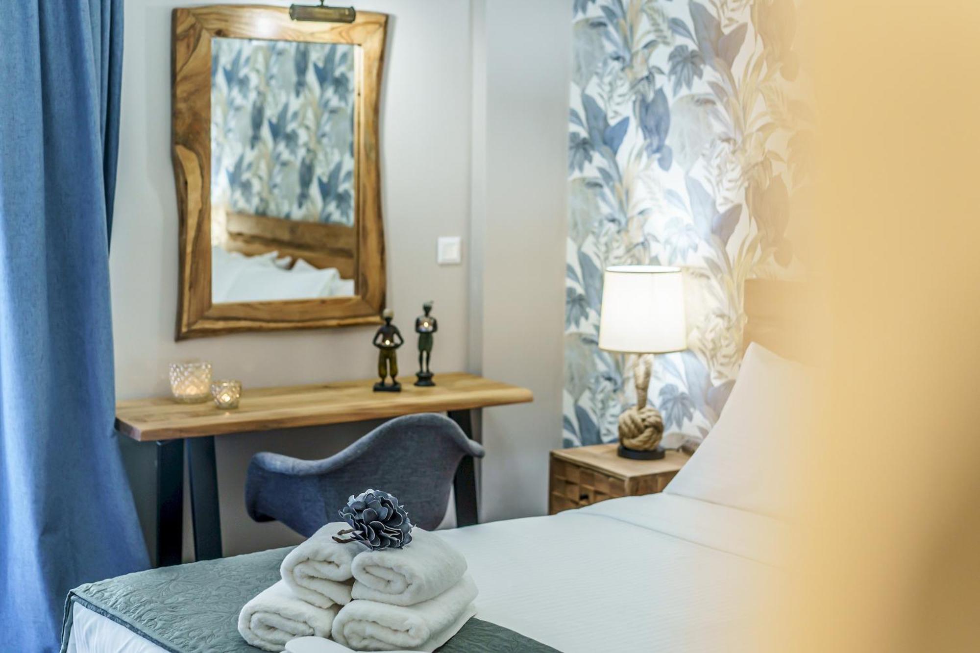 Motley Luxury Apartment By Estia Heraklion  ภายนอก รูปภาพ