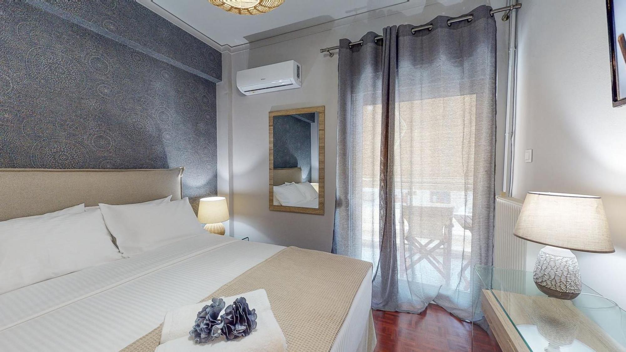 Motley Luxury Apartment By Estia Heraklion  ภายนอก รูปภาพ